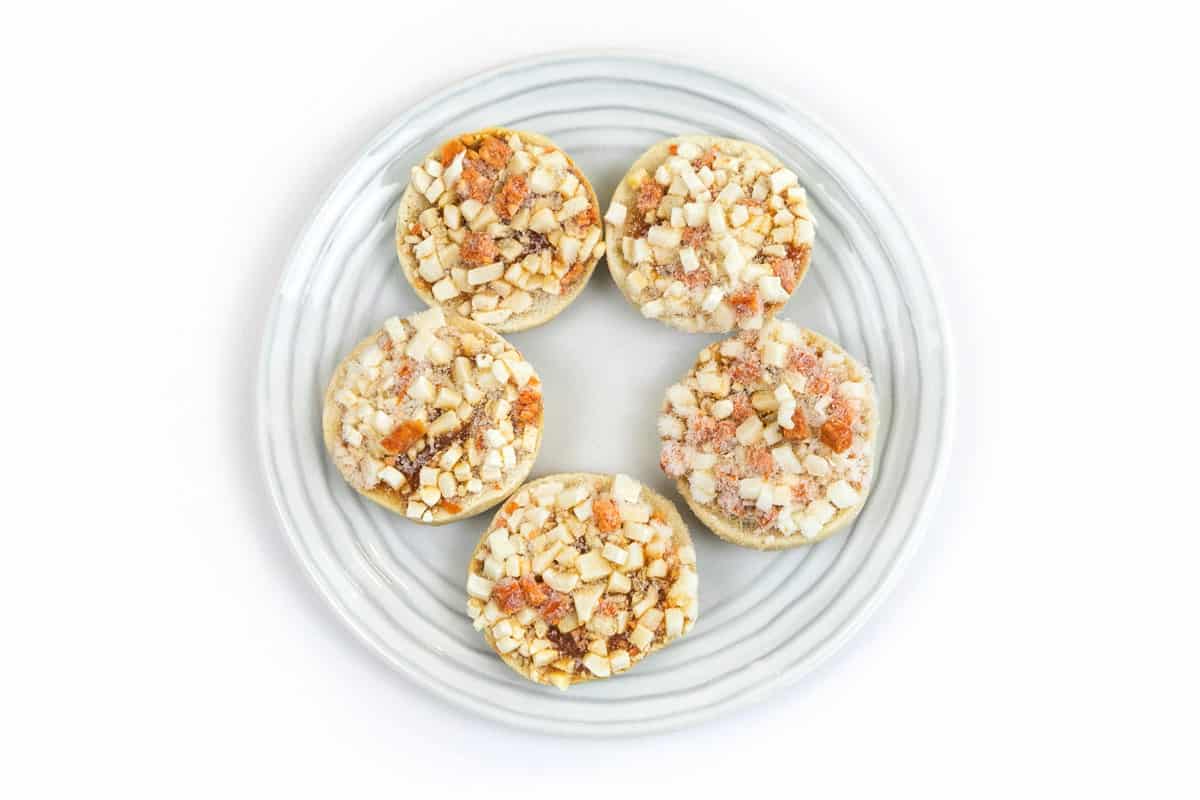Ingredients for air fryer frozen mini pizza bagels.