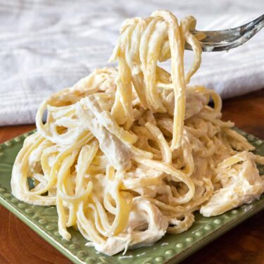 Easy Chicken Alfredo Linguine