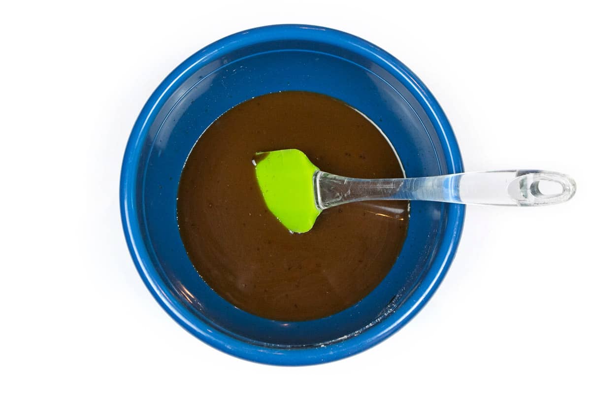 Mix the rice vinegar, soy sauce, hoisin sauce, water, granulated sugar, and corn starch.