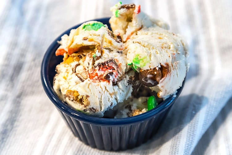 No Machine Homemade Ice Cream in a Bowl