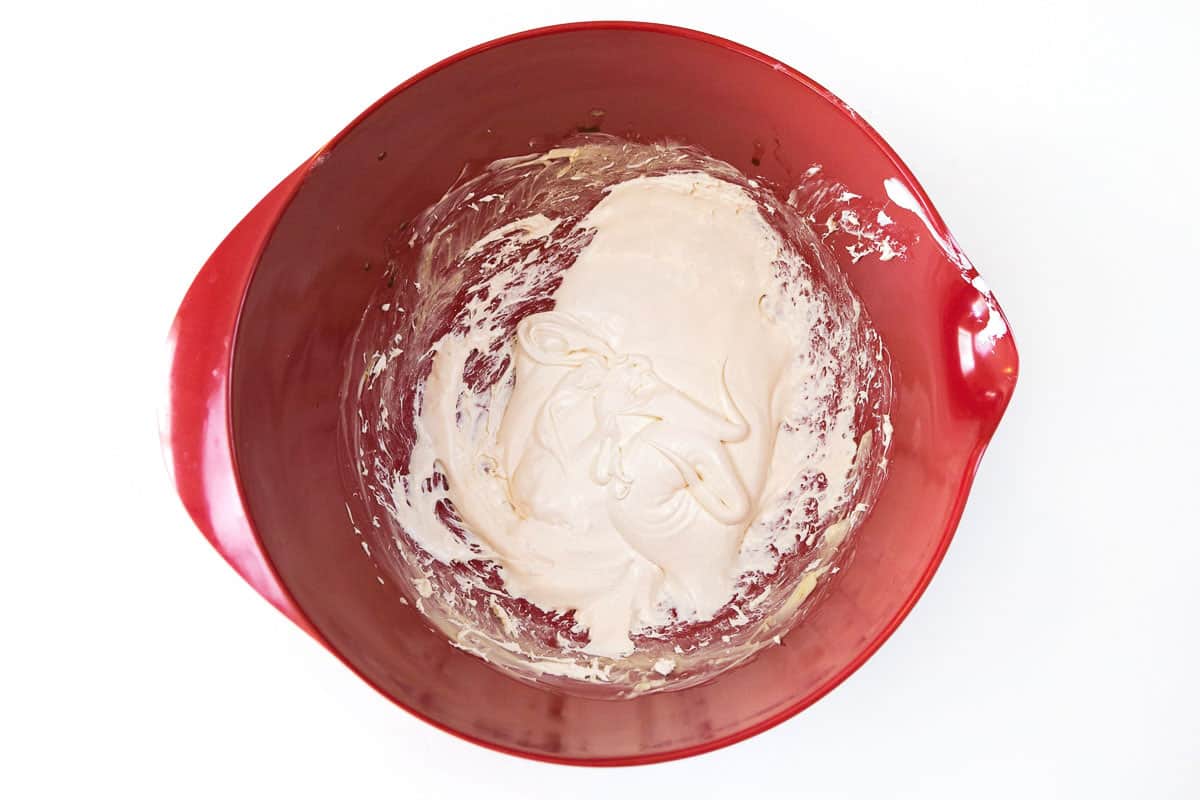 Marshmallow creme mixed well.