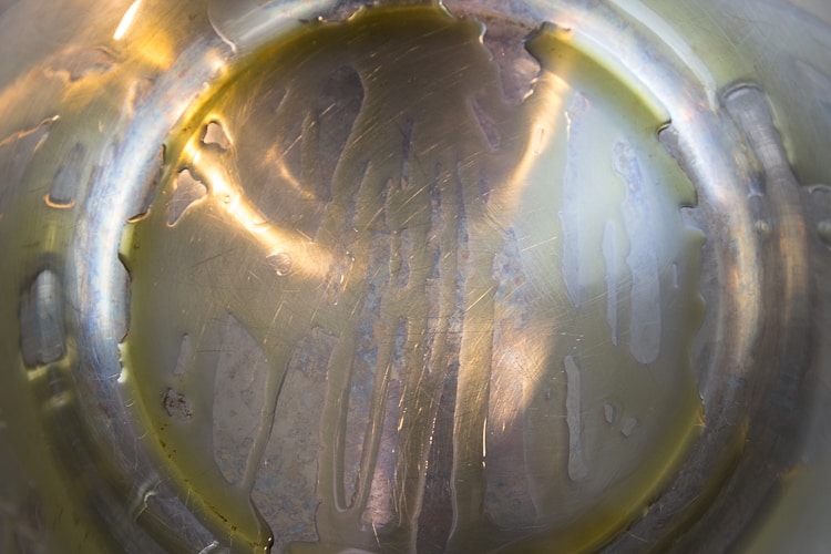 One tablespoon oil olive oil is added to the instant pot.