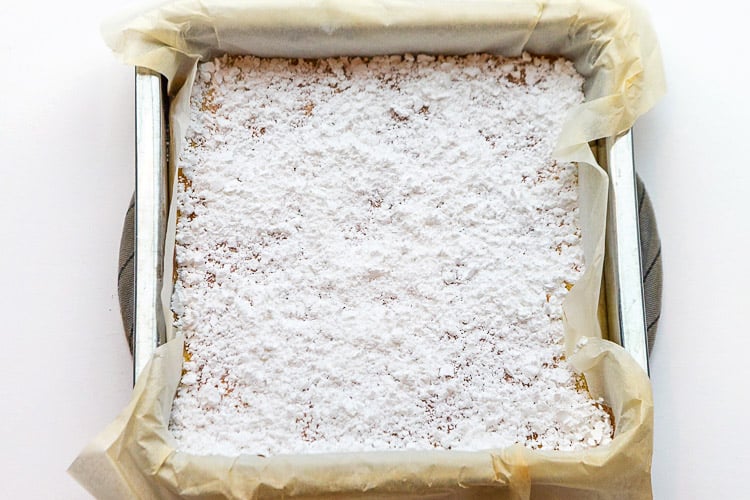 Powdered sugar sprinkled over the top of the lemon filling for this old fashioned lemon squares recipe.