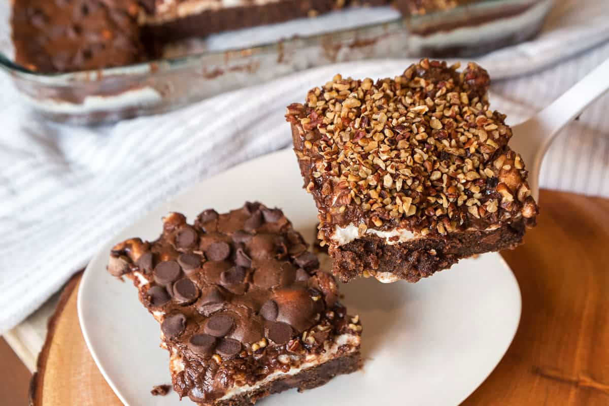 Mississippi mud cake on a plate.