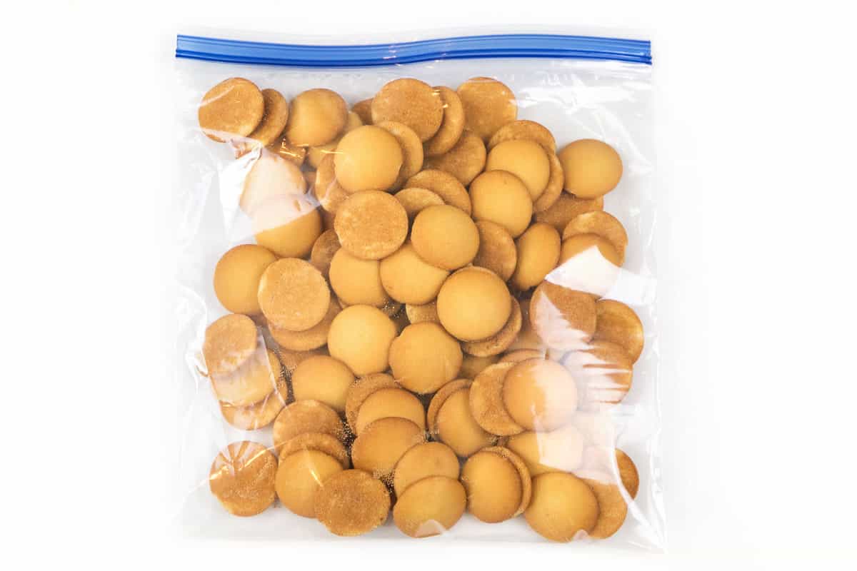 Put the vanilla wafers into a large zip lock bag.