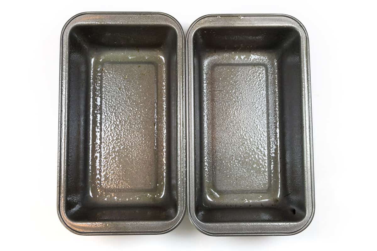 Spray to loaf pans.