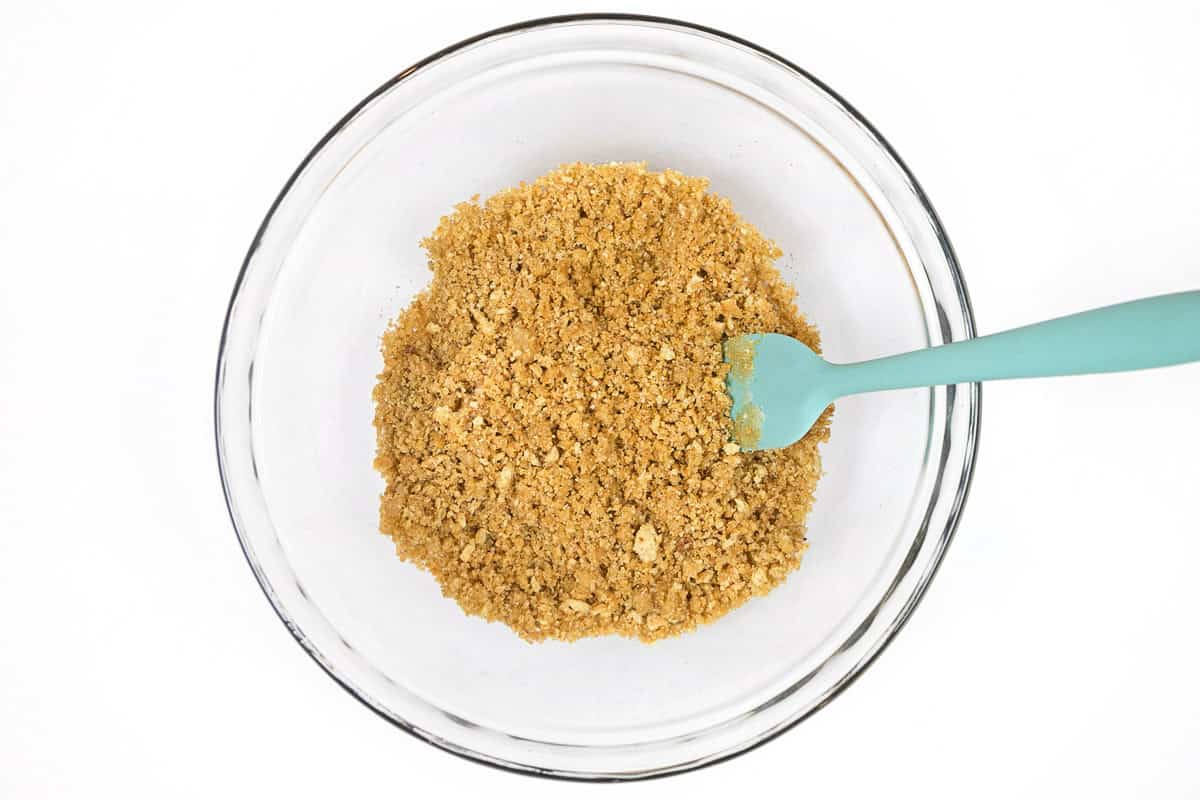 Graham cracker crumbs mixture.