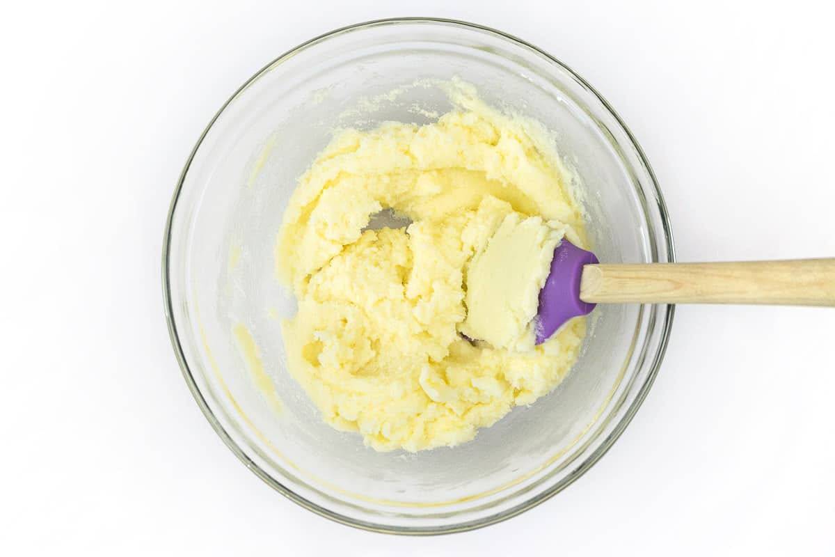 Mix the sugar and butter thoroughly.