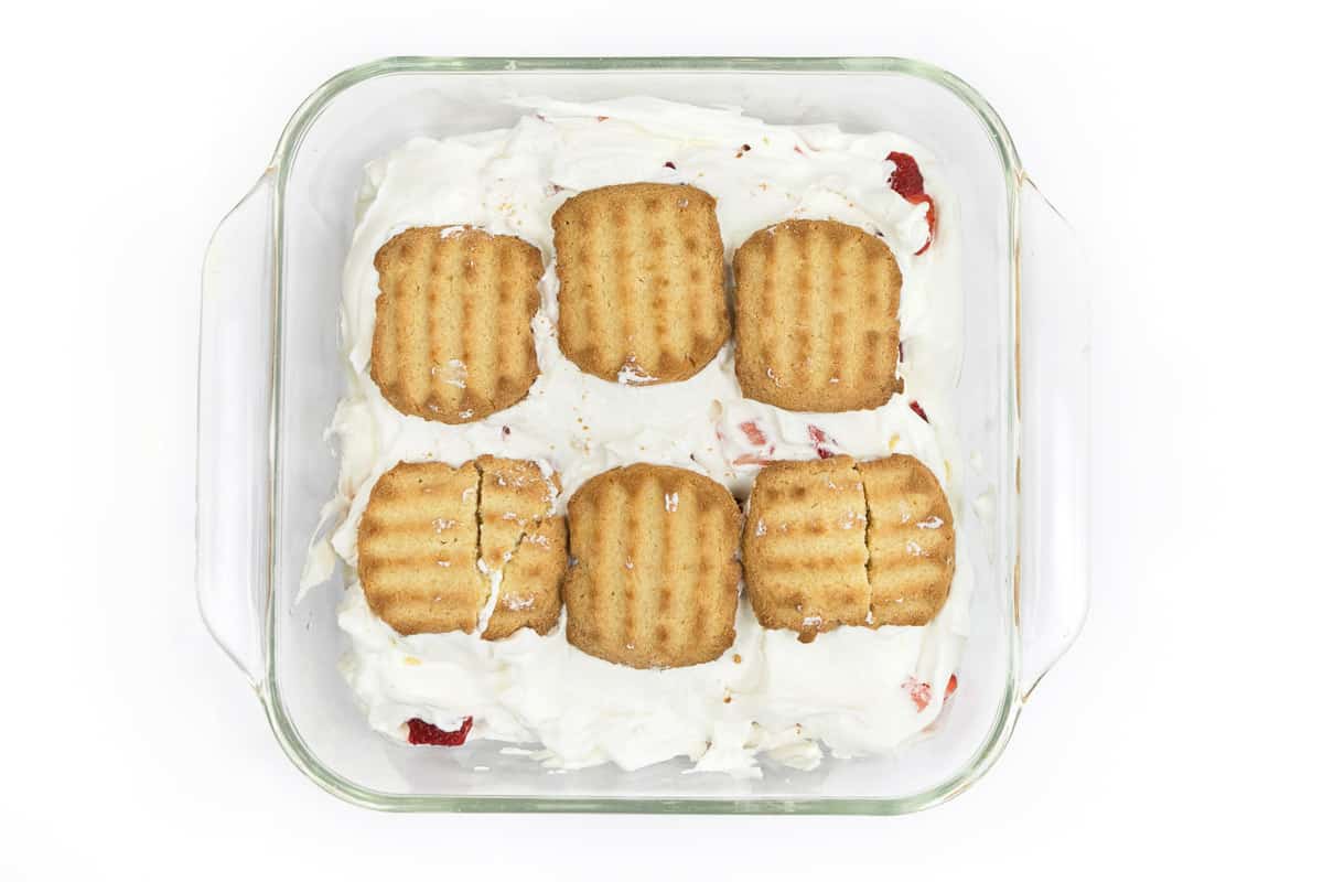 The fifth layer of the cake is the last six shortbread cookies.