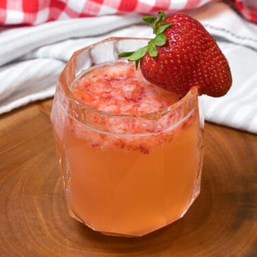 Strawberry lemonade recipe in a cup.